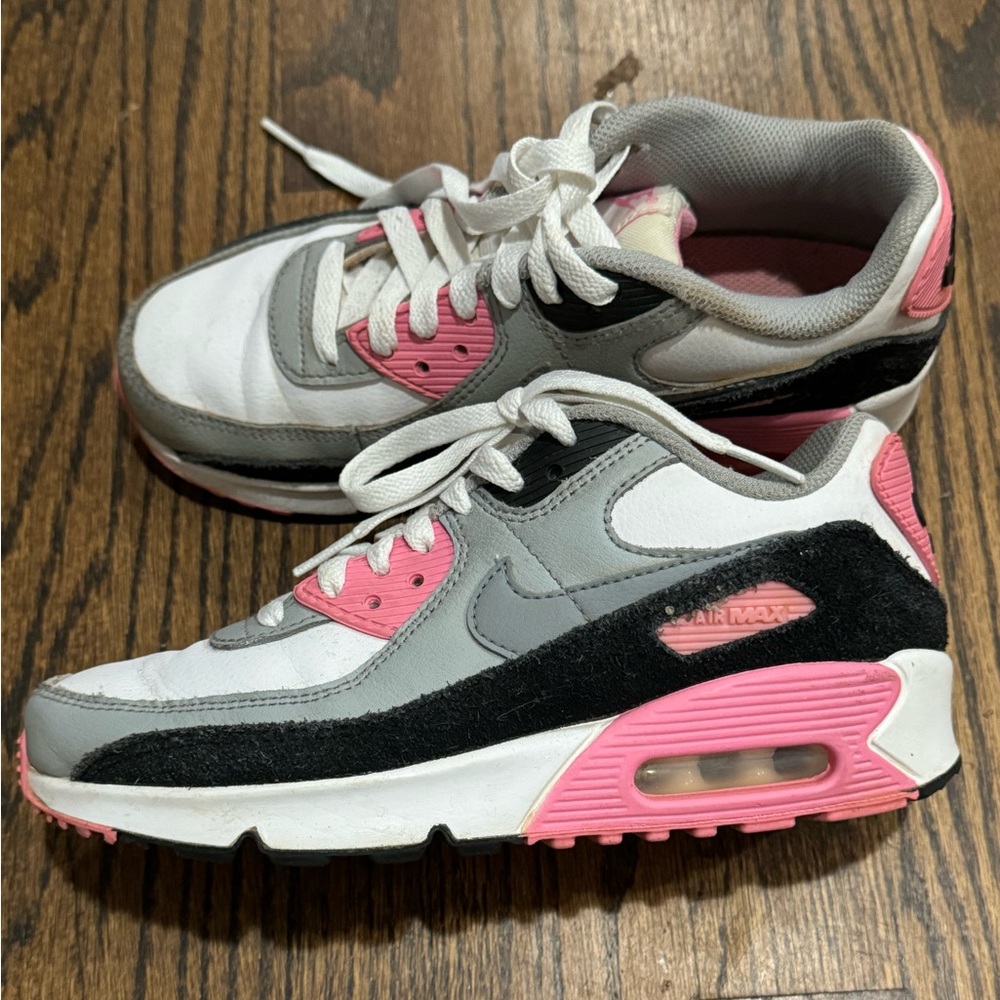 Kids size 4Y Nike air max 90 rose pink